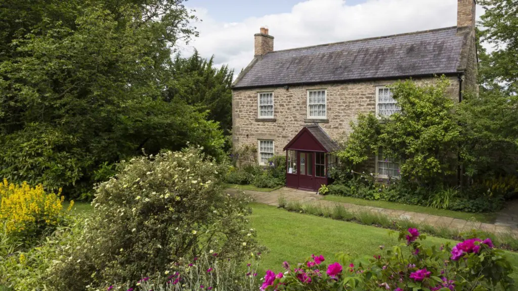 thomas bewicks farmhouse garden cherryburn northumberland1162009