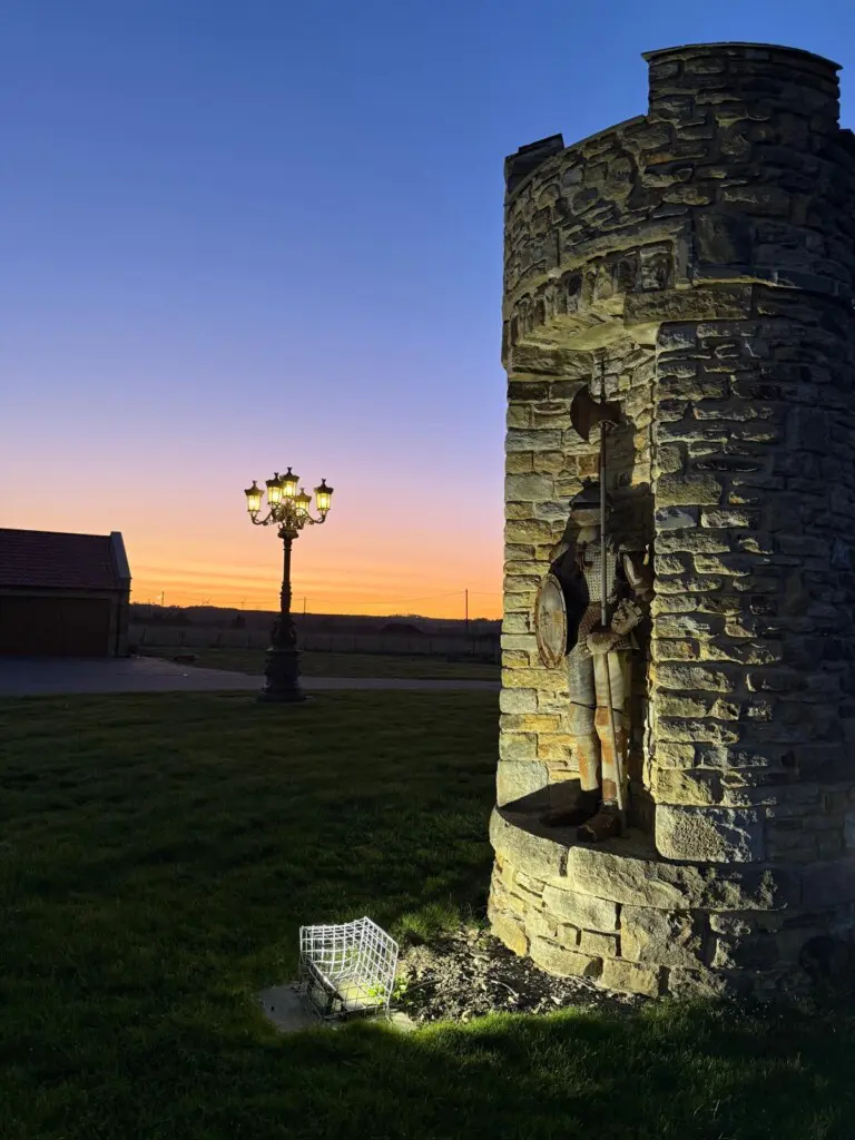 Front Garden & Surroundings (26)