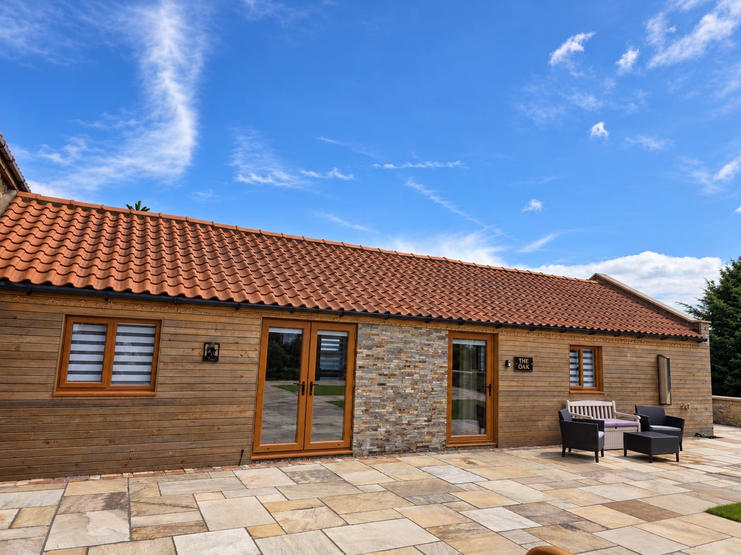 The Oak MAIN PIC