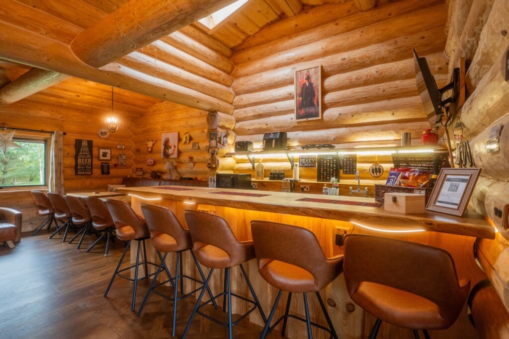 THE BARN OAKENSHAW 58 Compressed